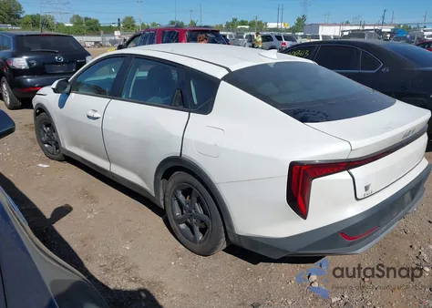 2025 Kia K4 Lxs z USA, uszkodzony, nr VIN 3KPFT4DE1SE017480